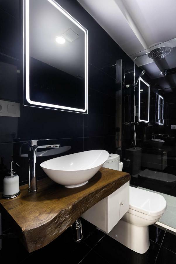 Luxury Apartment-Free Parking ซานติอาโก เด กอมโปสเตลา ภายนอก รูปภาพ